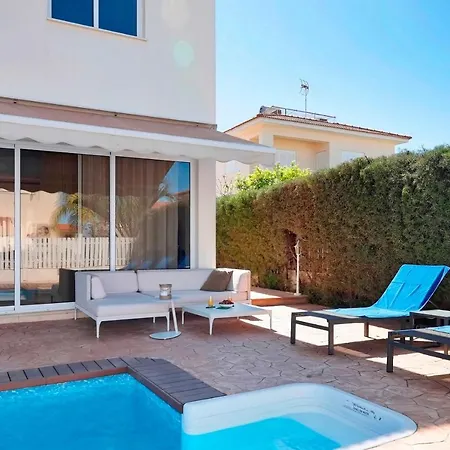 Velomar Villa *