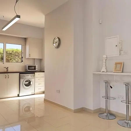 Velomar Villa Paralimni
