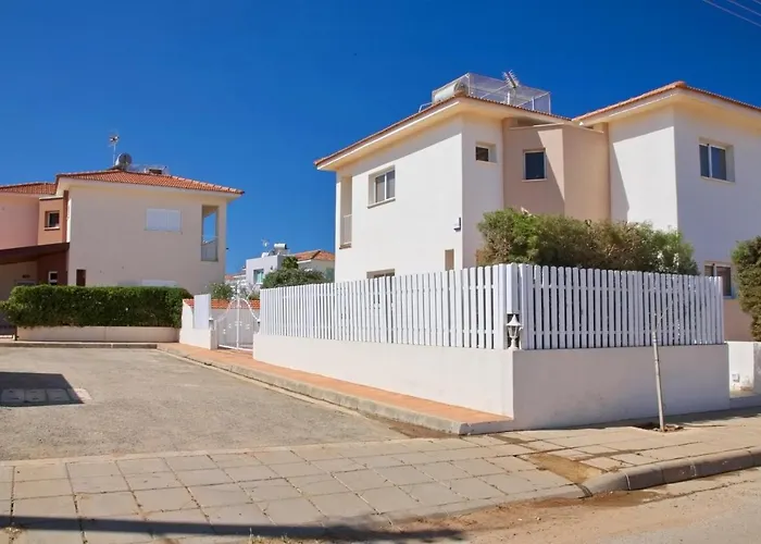 Velomar Vila Paralimni