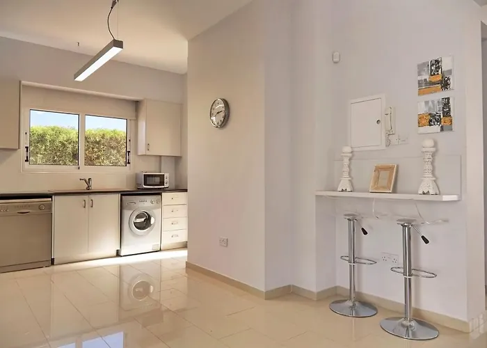 Velomar Vila Paralimni