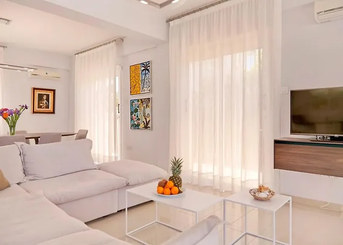 Velomar Vila Paralimni